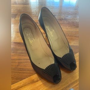 Vintage Black Peep Toe Pump Heels by Evins Italian Leather size 7B